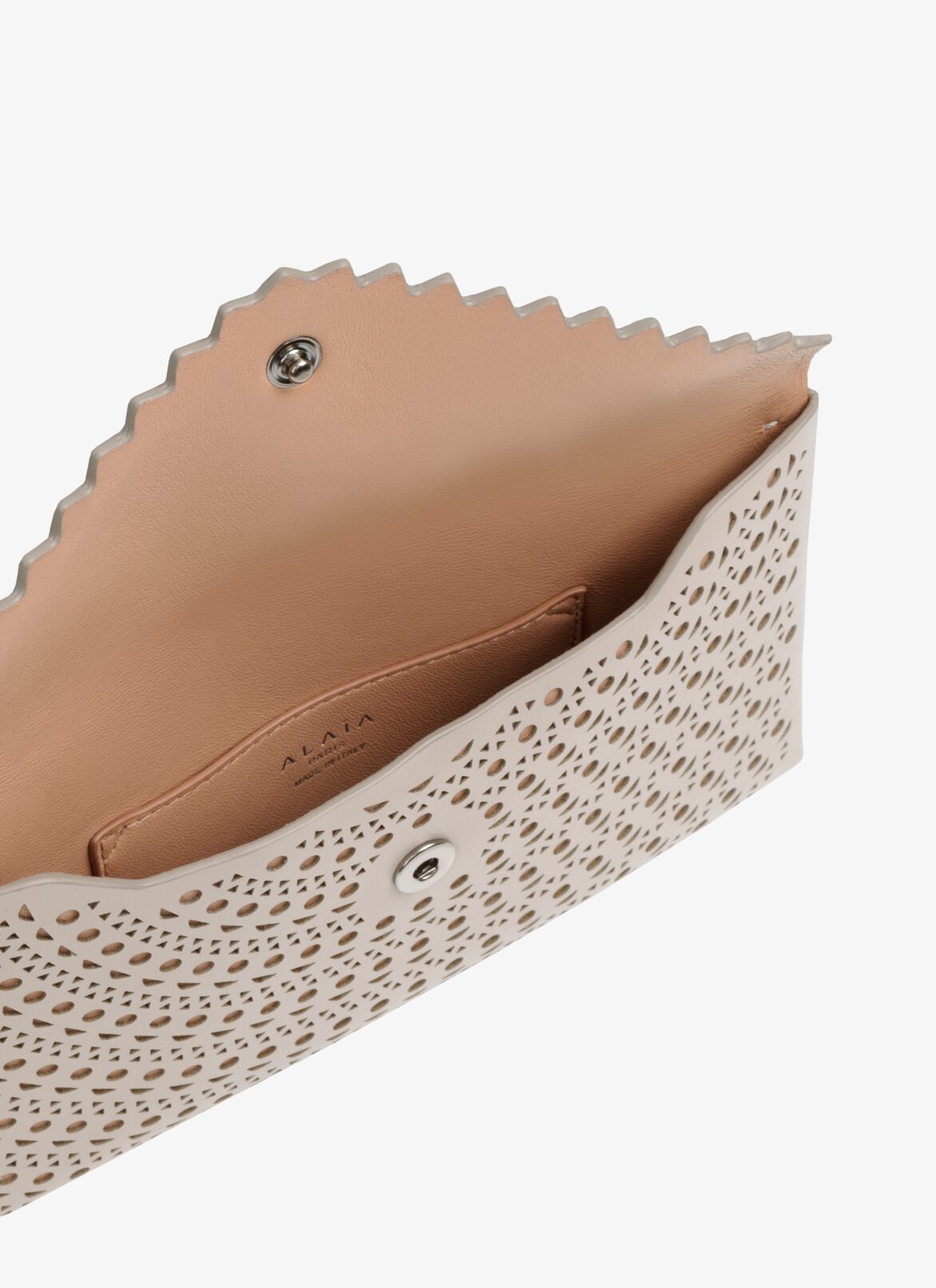 LOUISE 20 CLUTCH
 ALAÏA PERLE/SANDY LOUISE 20 CLUTCH
